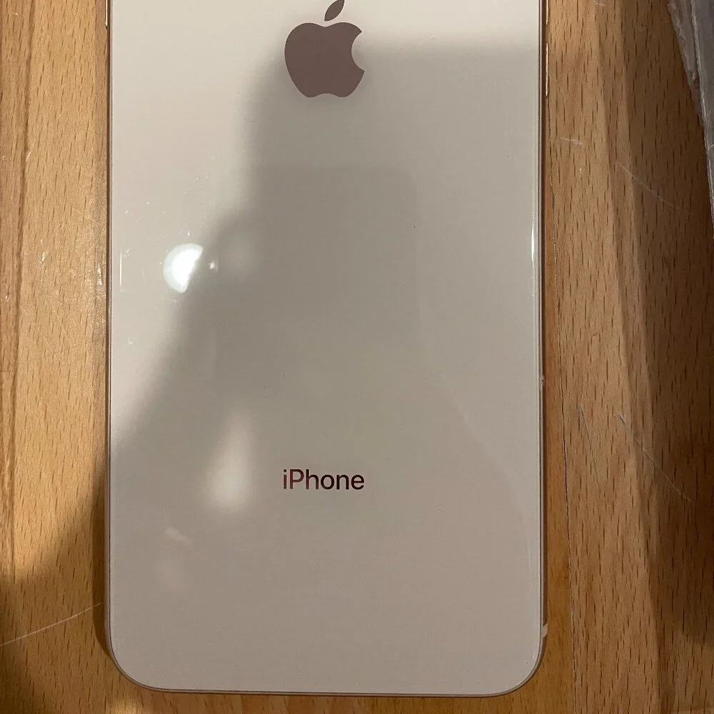 Apple iPhone 8 Plus 64GB Gold Untested Cracked Screen + Charger